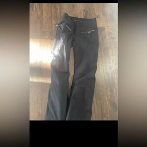 Obermeyer skiing pants size 4